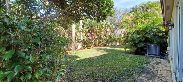 6688 Via Regina, Boca Raton, FL 33433