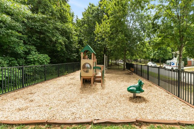 914 Loxley Dr, Nashville, TN 37211