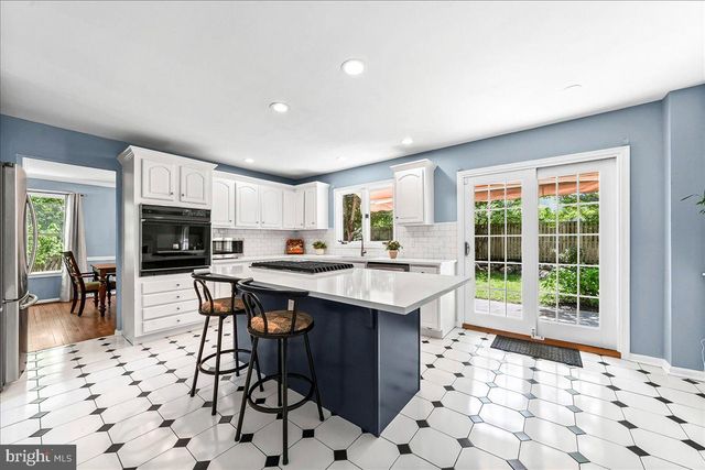 252 HIGHLAND AVE, Wayne, PA 19087