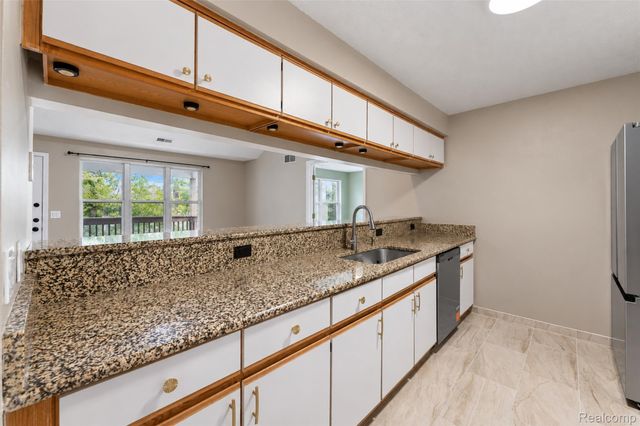 1359 Heatherwood Lane, Pittsfield Charter Township, MI 48108