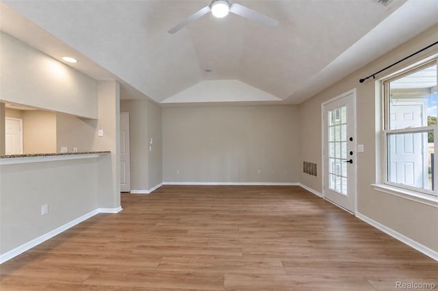 1359 Heatherwood Lane, Pittsfield Charter Township, MI 48108