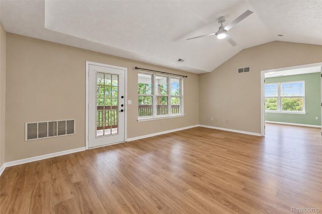 1359 Heatherwood Lane, Pittsfield Charter Township, MI 48108