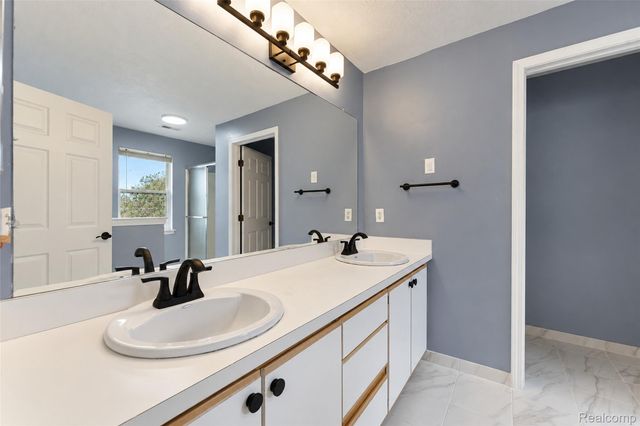 1359 Heatherwood Lane, Pittsfield Charter Township, MI 48108