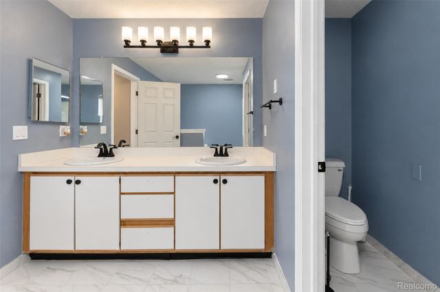 1359 Heatherwood Lane, Pittsfield Charter Township, MI 48108