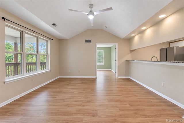 1359 Heatherwood Lane, Pittsfield Charter Township, MI 48108