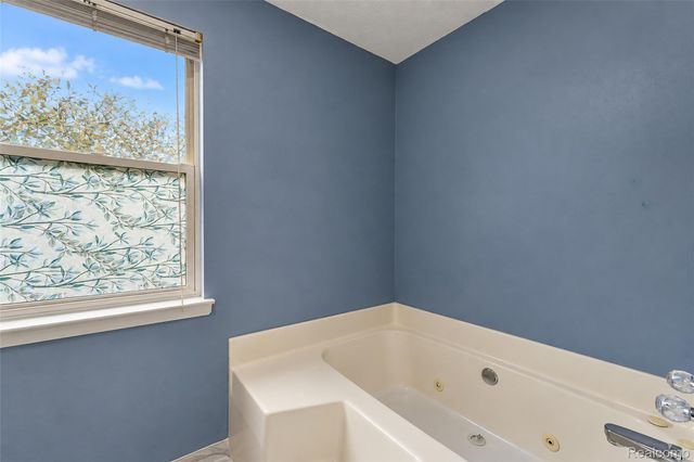 1359 Heatherwood Lane, Pittsfield Charter Township, MI 48108