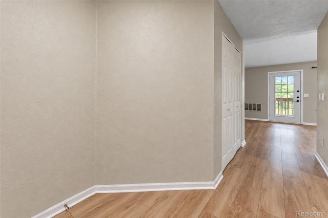 1359 Heatherwood Lane, Pittsfield Charter Township, MI 48108