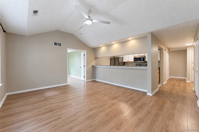 1359 Heatherwood Lane, Pittsfield Charter Township, MI 48108