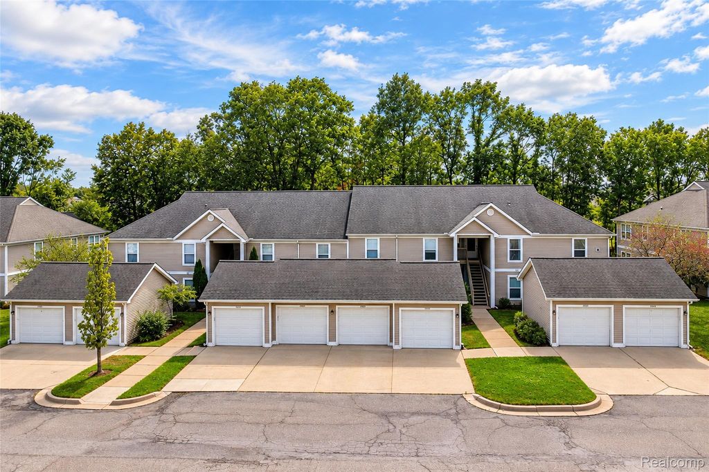 1359 Heatherwood Lane, Pittsfield Charter Township, MI 48108