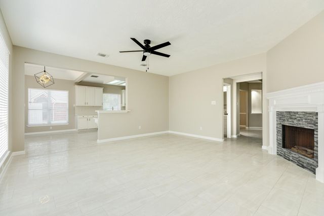 3206 Braesview Drive, Pearland, TX 77584