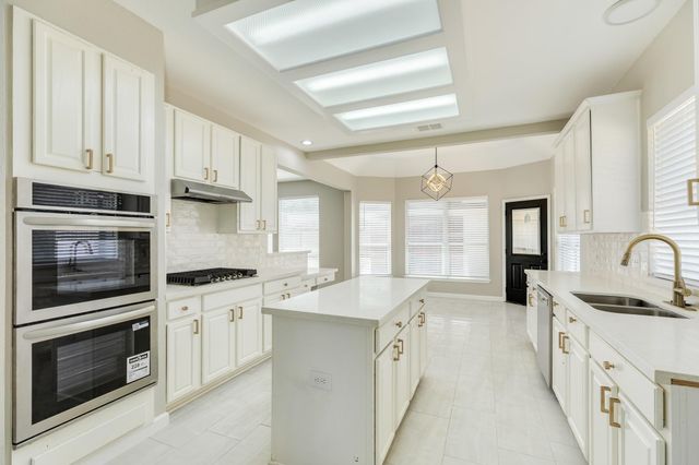 3206 Braesview Drive, Pearland, TX 77584