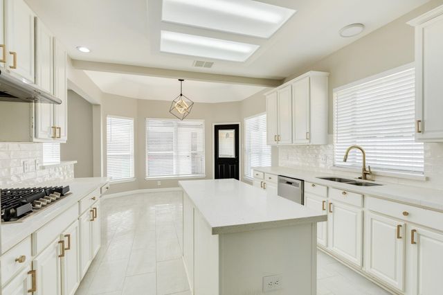 3206 Braesview Drive, Pearland, TX 77584