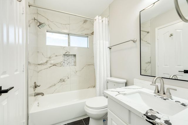 3206 Braesview Drive, Pearland, TX 77584
