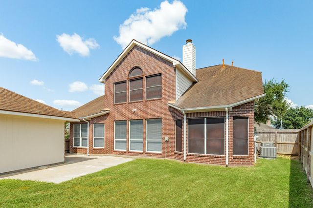 3206 Braesview Drive, Pearland, TX 77584