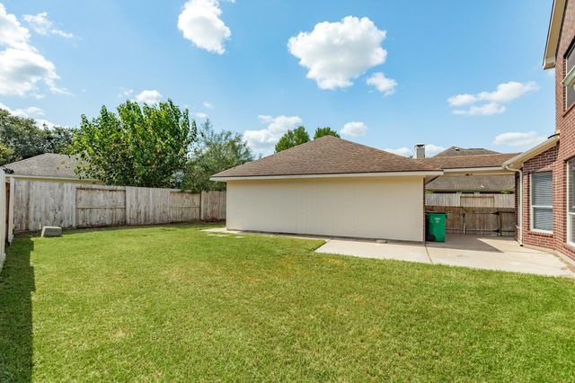 3206 Braesview Drive, Pearland, TX 77584