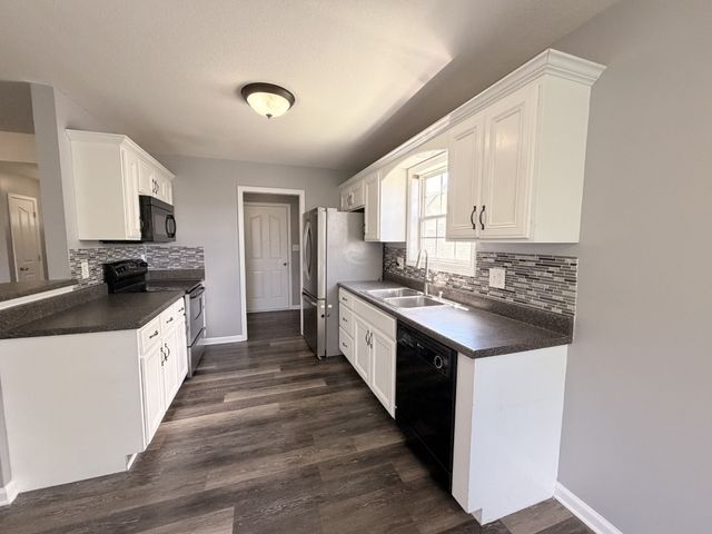3438 Foxrun Ln, Clarksville, TN 37042