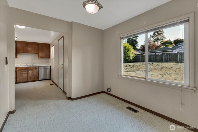 13607 2nd Avenue SW, Seattle, WA 98166