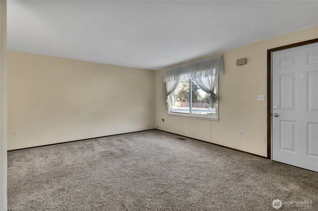 13607 2nd Avenue SW, Seattle, WA 98166