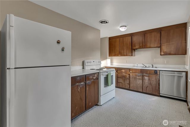13607 2nd Avenue SW, Seattle, WA 98166