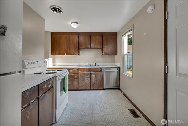 13607 2nd Avenue SW, Seattle, WA 98166