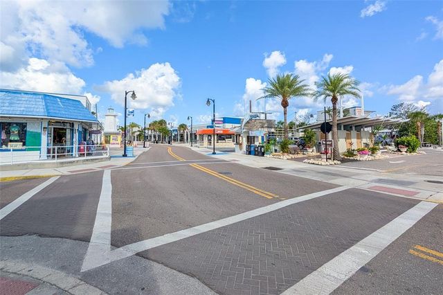 1472 BAY VIEW STREET, Tarpon Springs, FL 34689