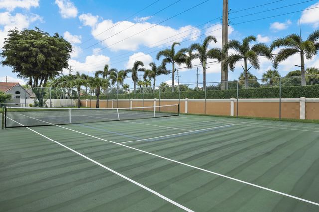 8218 Palm Gate Drive, Boynton Beach, FL 33436