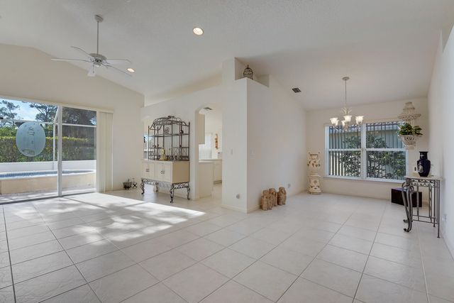 8218 Palm Gate Drive, Boynton Beach, FL 33436