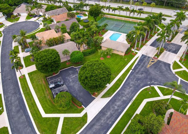 8218 Palm Gate Drive, Boynton Beach, FL 33436