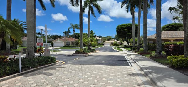 8218 Palm Gate Drive, Boynton Beach, FL 33436