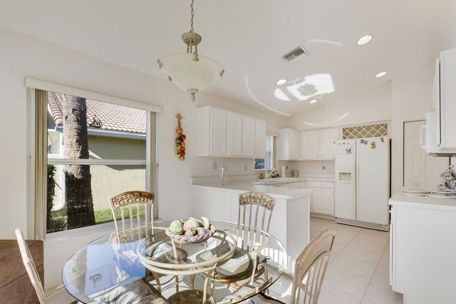 8218 Palm Gate Drive, Boynton Beach, FL 33436