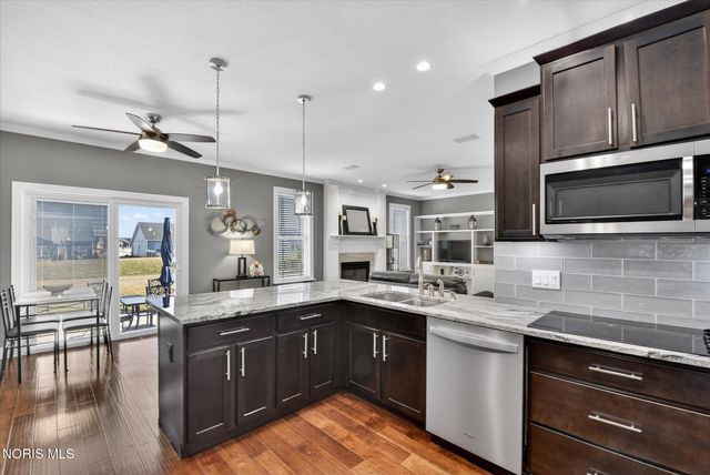 15573 John F Mccarthy Way, Perrysburg, OH 43551