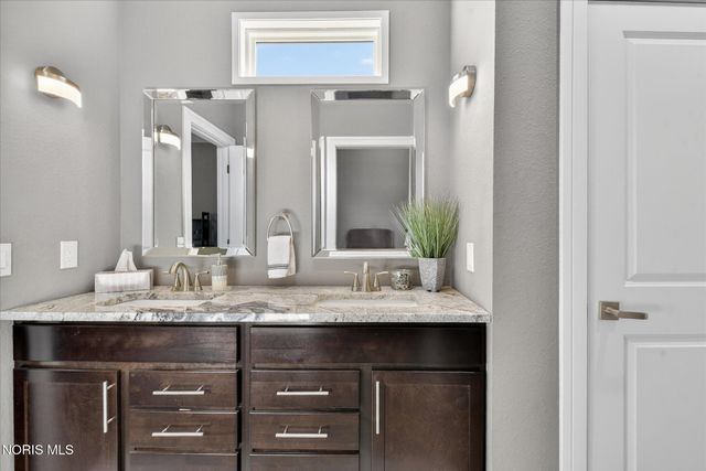 15573 John F Mccarthy Way, Perrysburg, OH 43551