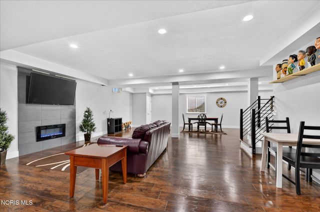 15573 John F Mccarthy Way, Perrysburg, OH 43551