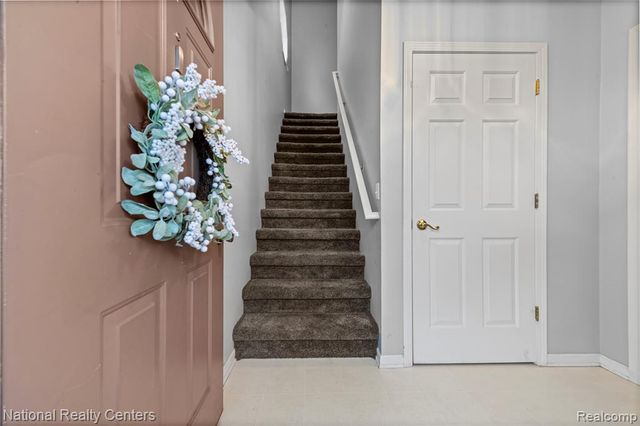 4967 Oak Hill Drive, Waterford, MI 48329