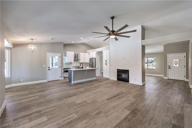 5325 North El Capitan Way, Las Vegas, NV 89149