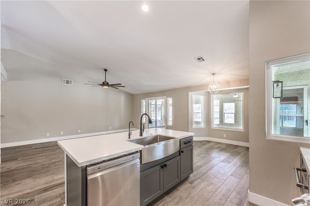 5325 North El Capitan Way, Las Vegas, NV 89149