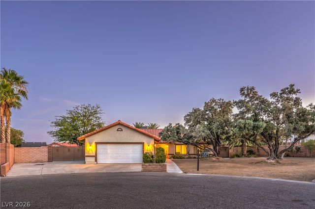 5325 North El Capitan Way, Las Vegas, NV 89149