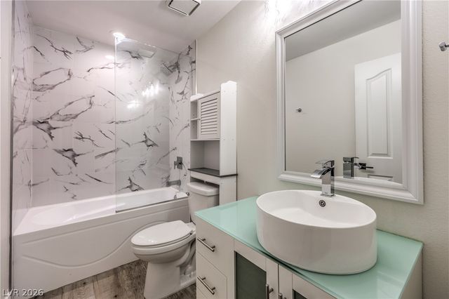 5325 North El Capitan Way, Las Vegas, NV 89149