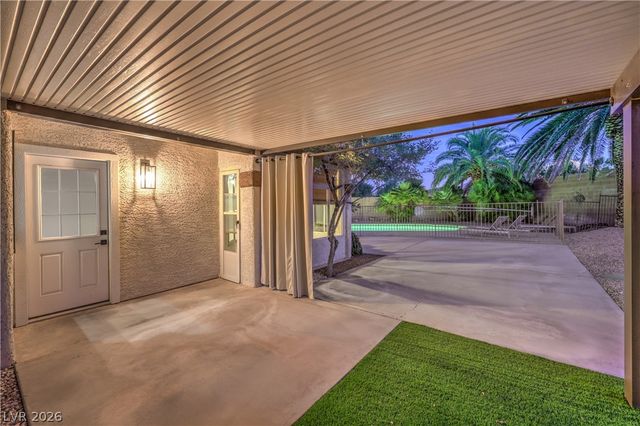 5325 North El Capitan Way, Las Vegas, NV 89149
