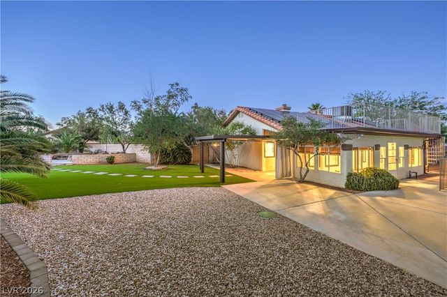 5325 North El Capitan Way, Las Vegas, NV 89149