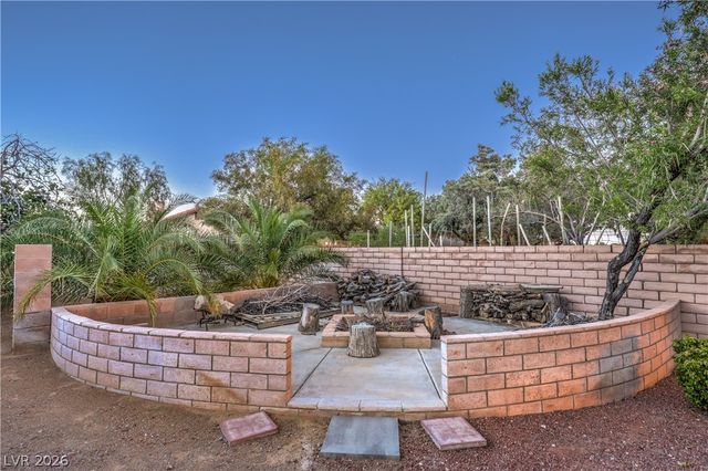 5325 North El Capitan Way, Las Vegas, NV 89149