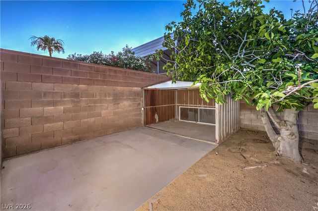 5325 North El Capitan Way, Las Vegas, NV 89149