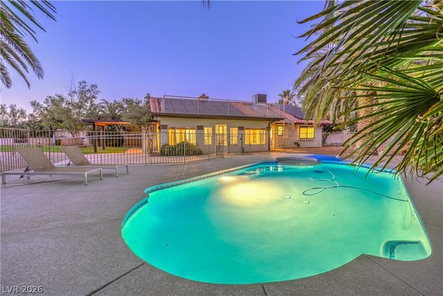 5325 North El Capitan Way, Las Vegas, NV 89149