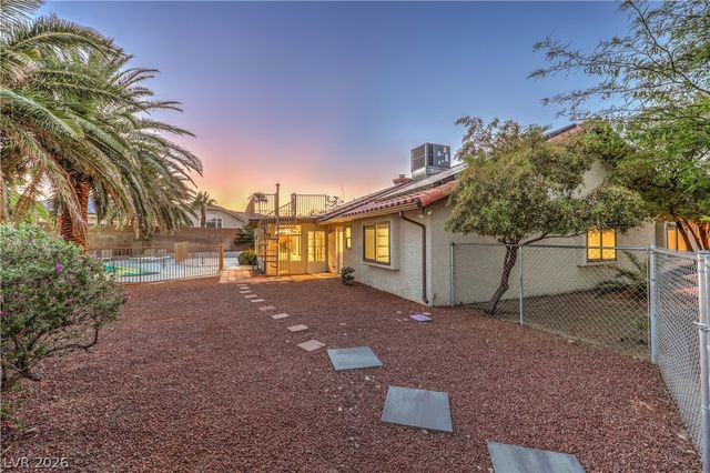 5325 North El Capitan Way, Las Vegas, NV 89149
