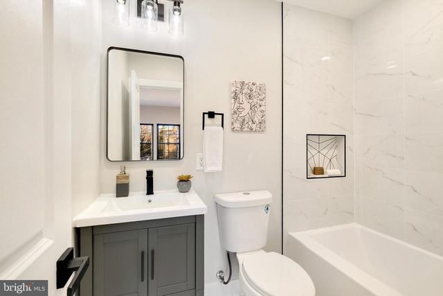 21 16TH ST SE, Washington, DC 20003