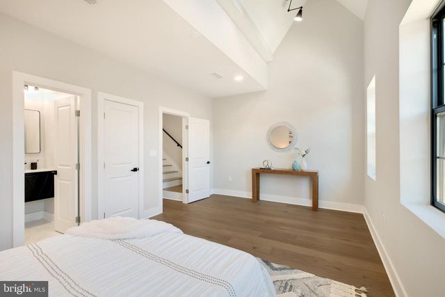21 16TH ST SE, Washington, DC 20003