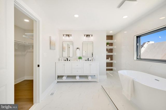 21 16TH ST SE, Washington, DC 20003