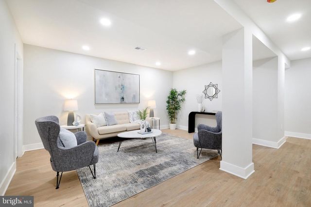 21 16TH ST SE, Washington, DC 20003
