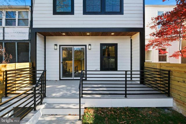 21 16TH ST SE, Washington, DC 20003