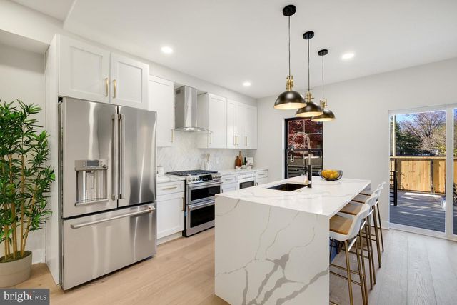 21 16TH ST SE, Washington, DC 20003